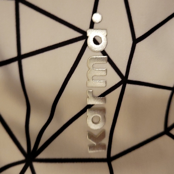 karma yoga top large white & black - Picture 3 of 3